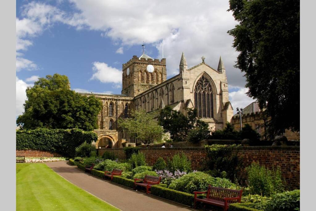 Hexham Town Centre, Market Place View エクステリア 写真